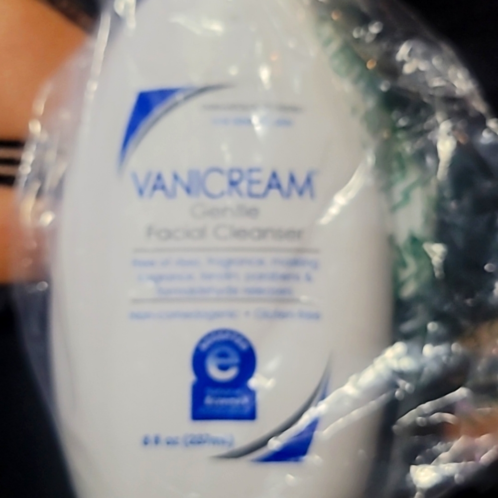 Vanicream,facial cleanser 8oz. NIP